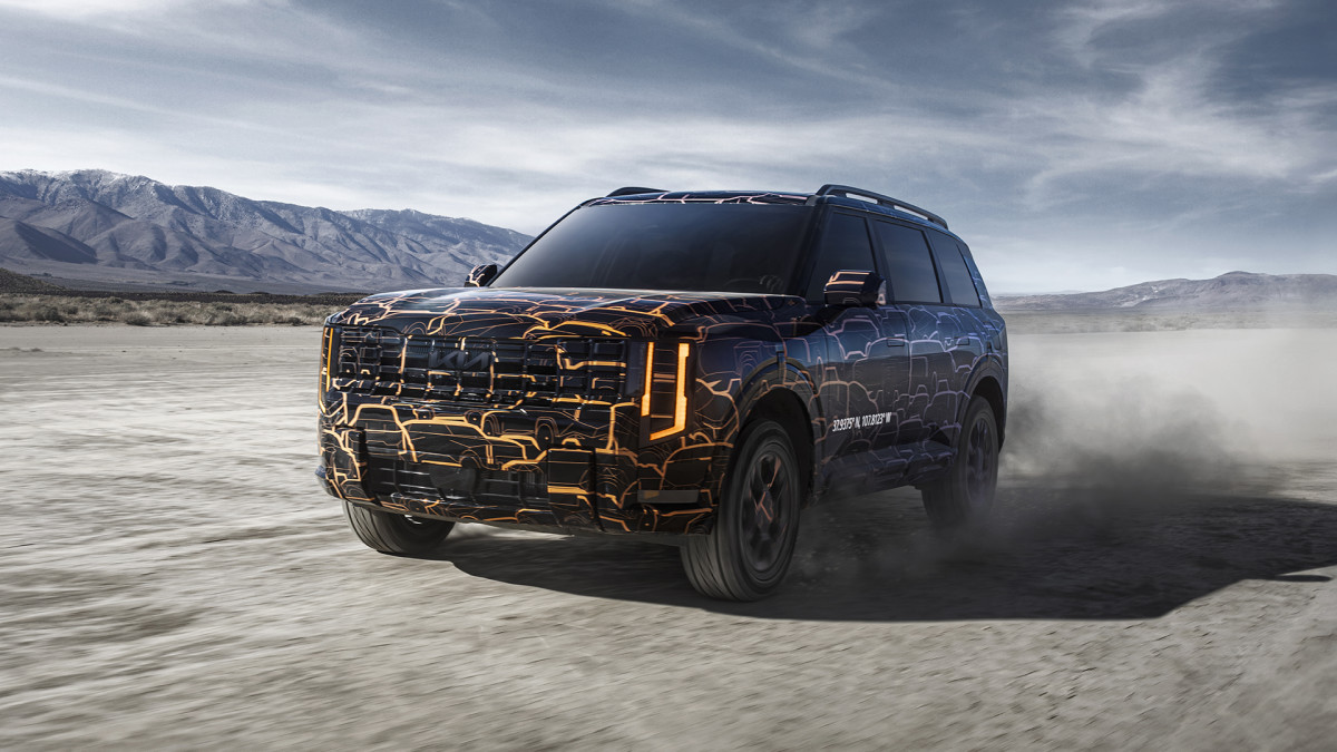 The 2027 Kia Telluride’s Off-Road Capabilities Challenge the Status Quo, Igniting a Battle Between Tradition and Innovation in the SUV Market, Where Rugged Individualism Meets Urban Sophistication and Sparks Heated Debates on Automotive Identity and Purpose.