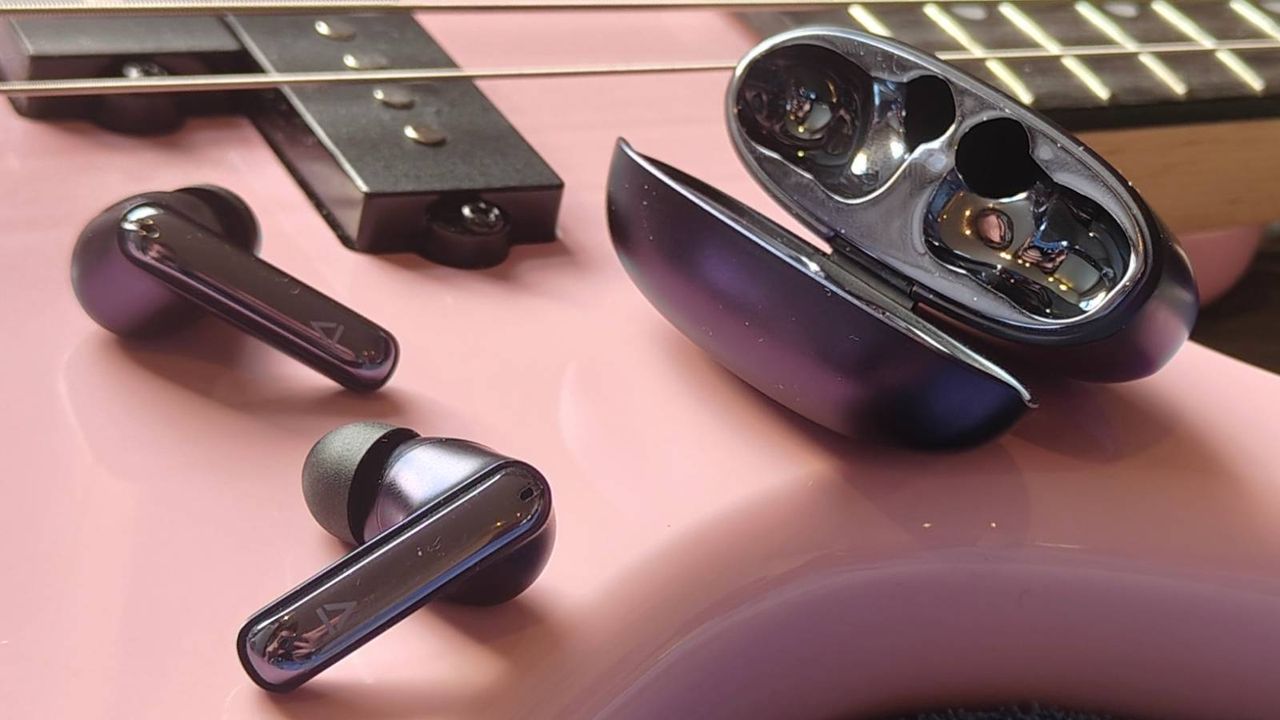 The Creative Aurvana Ace 3: A Blessing or a Curse in the Earbud Revolution?