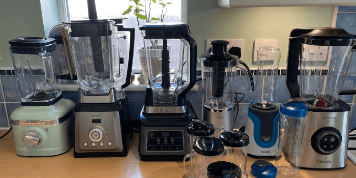 The blender debate rages on: convenience enthusiasts clash with traditionalists, igniting a kitchen war reminiscent of the battle over culinary technology in the age of food processors vs. hand methods, as households grapple with the clash between high-tech gadgets and simple, time-honored tools.