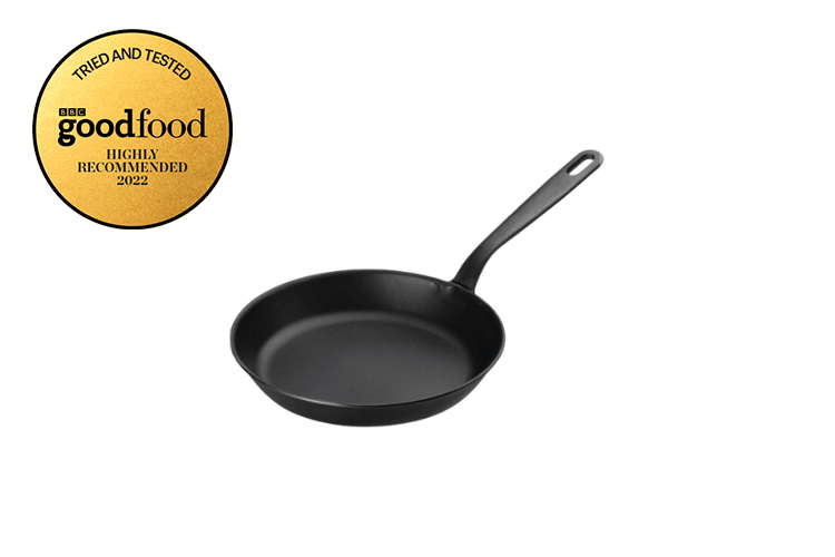 Kuhn Rikon Black Star iron frying pan with HR badge Kuhn Rikon Black Star iron frying pan with HR badge