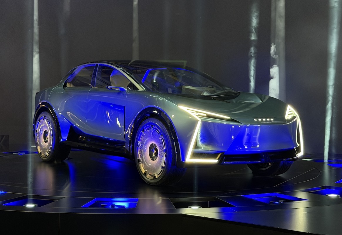 Lexus LS Coupe Concept: A Bold New Era or a Flawed Attempt at Reinvention? The Future of Luxury Cars Hangs in the Balance as Tradition Meets Innovation in a World Divided by Change and Nostalgia.