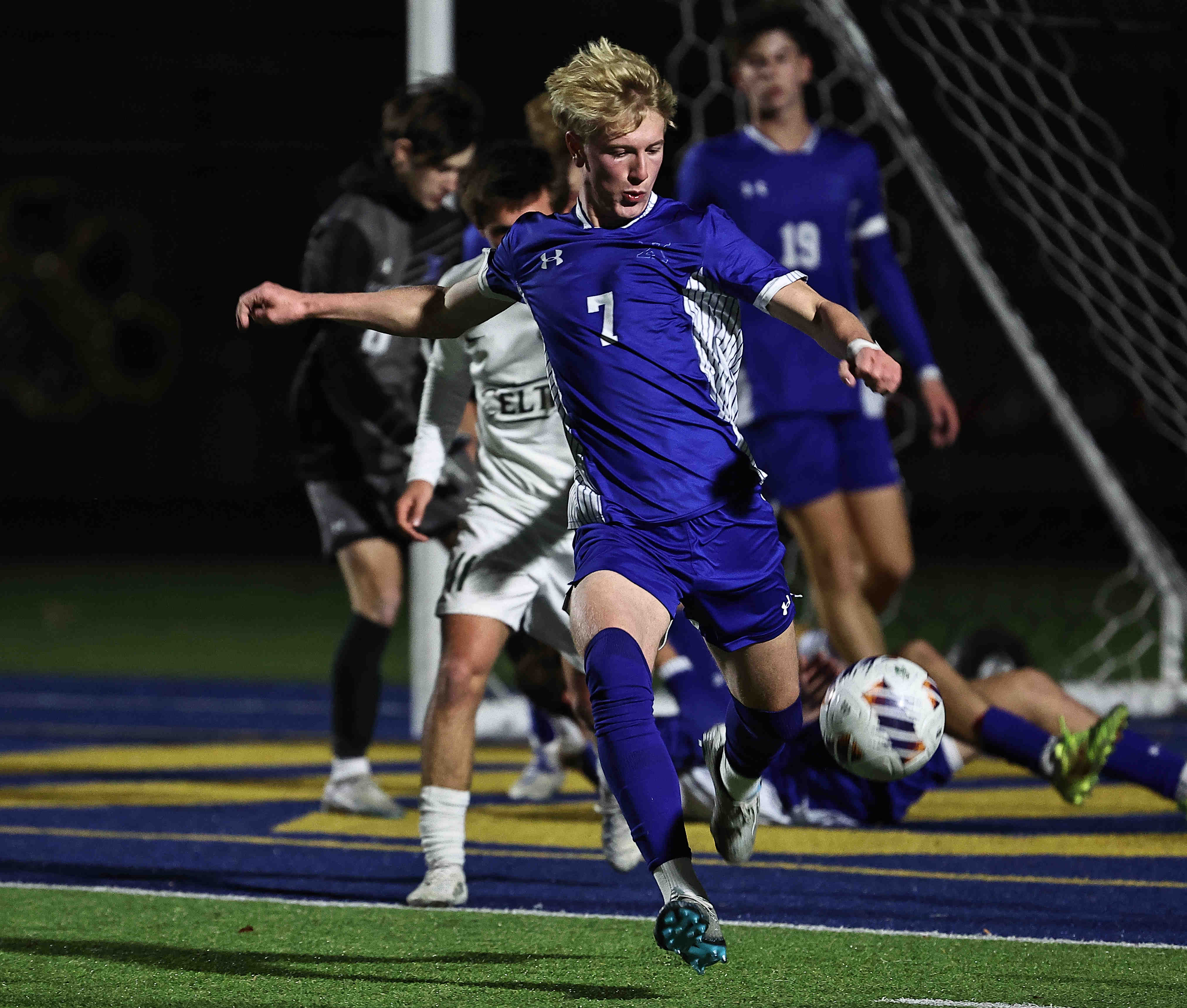 St. Xavier's Jack Sweeney (7) kicks the ball during their OHSAA Division I state semifinal Wednesday, Nov. 5, 2025, at Springfield High School.