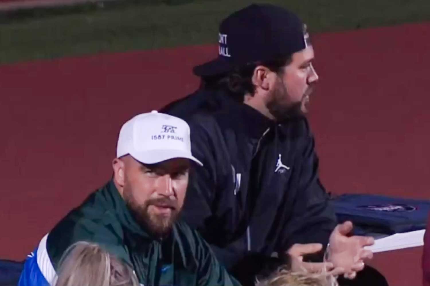 TRAVIS KELCE SHOCKS FANS WITH SURPRISE APPEARANCE AT KANSAS HIGH SCHOOL PLAYOFF GAME