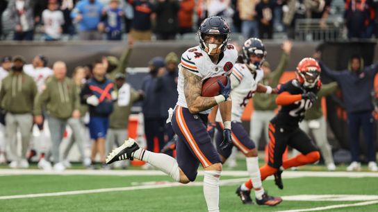 Nov 2, 2025; Cincinnati, Ohio, USA; Chicago Bears tight end Colston Loveland (84) runs for a 58-yard touchdown against the Cincinnati Bengals during the fourth quarter at Paycor Stadium.