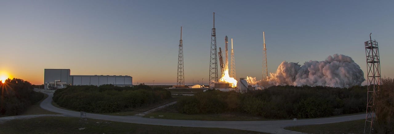 SpaceX - Photo by viktorleon960