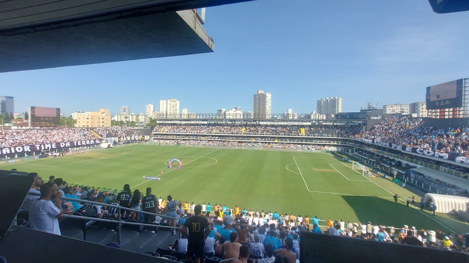 Santos, Corinthians Clash in Early Paulista Showdown