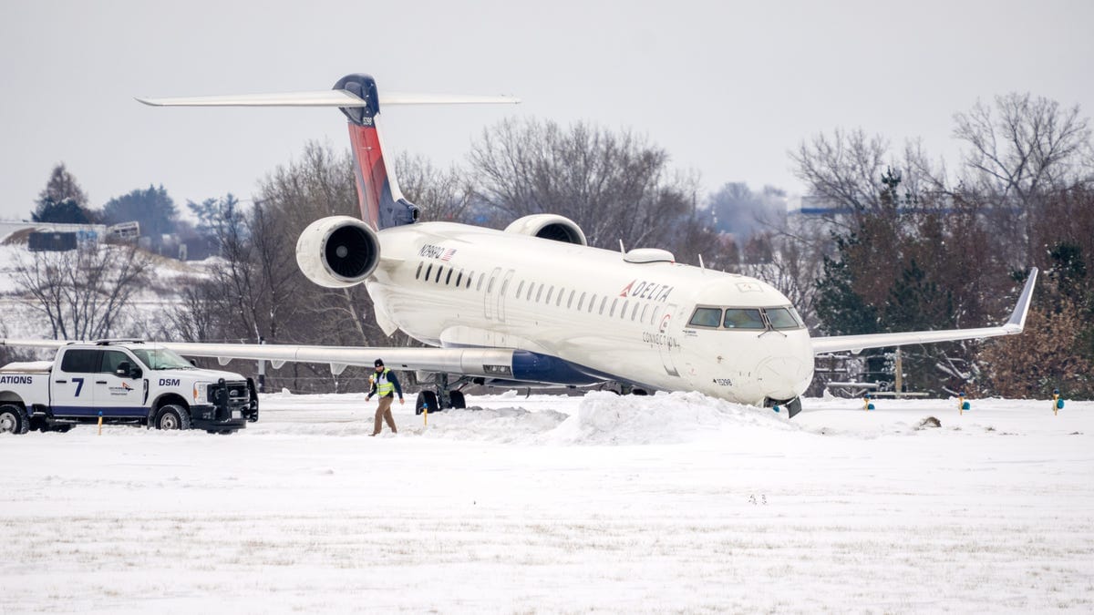 Winter Storm Threatens Widespread Air Travel Disruptions