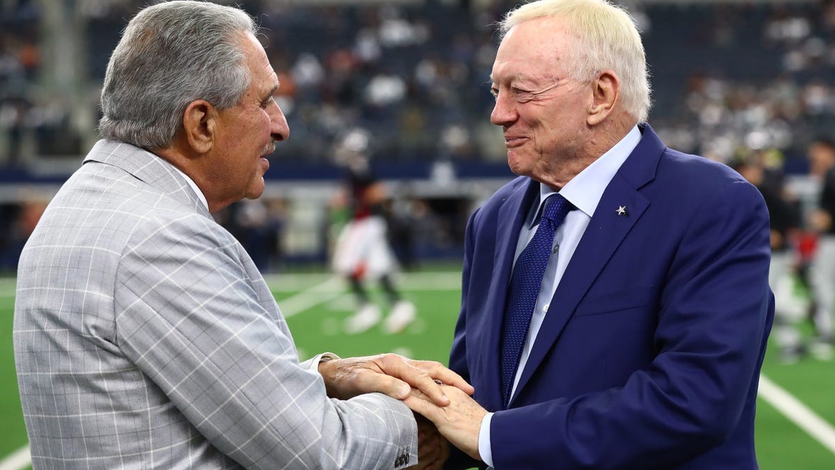 Cowboys' DC Search Complicated by Candidate's Return to Bills