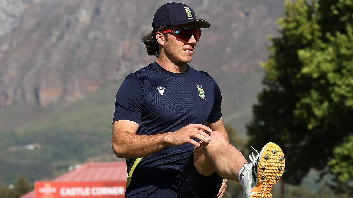 South Africa Bowls First in Key T20 Series vs. West Indies