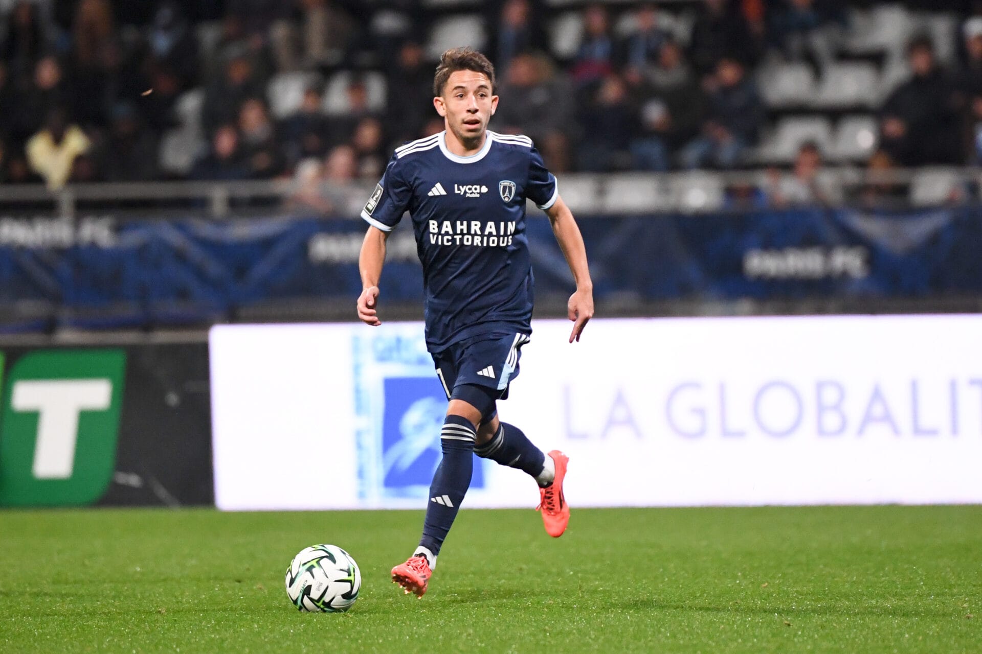 Paris FC Host Marseille in Ligue 1 Clash Amidst Player Fitness Concerns