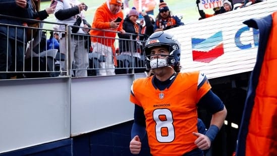 Nathaniel Rateliff Sings Anthem for Broncos-Patriots Showdown