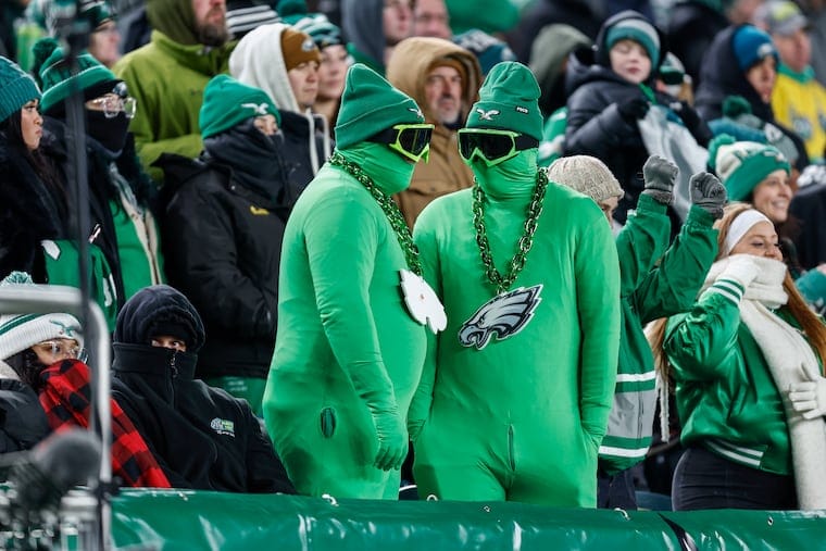 Eagles' Kicker Woes Persist into Playoffs Amidst Smith's Milestone
