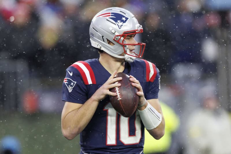 Maye Critical of Own Play Despite Patriots' Playoff Win