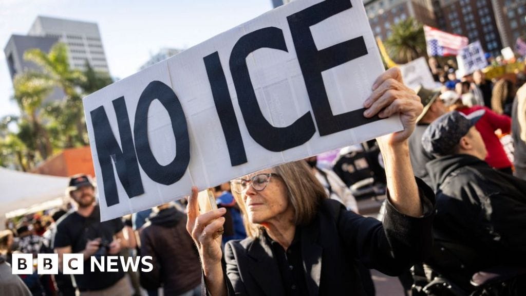 Minneapolis ICE Protests Escalate Following Fatal Shooting