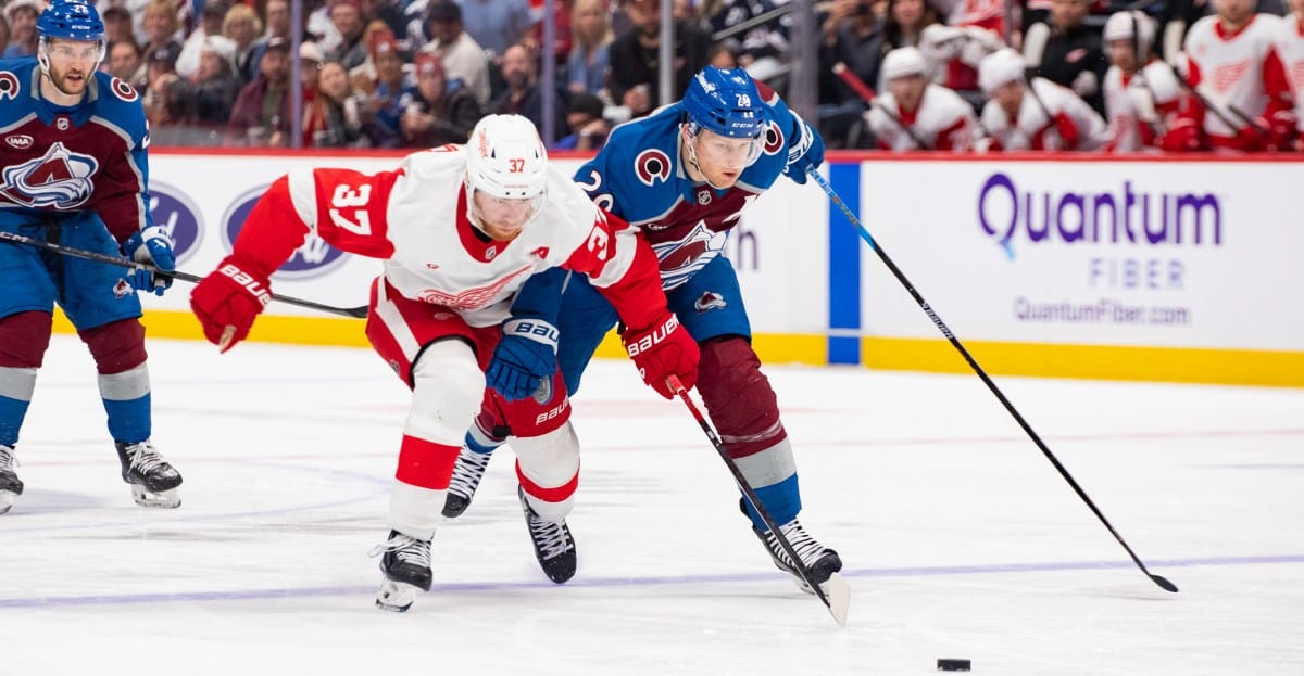 Avalanche Face Red Wings in Motown Matinee