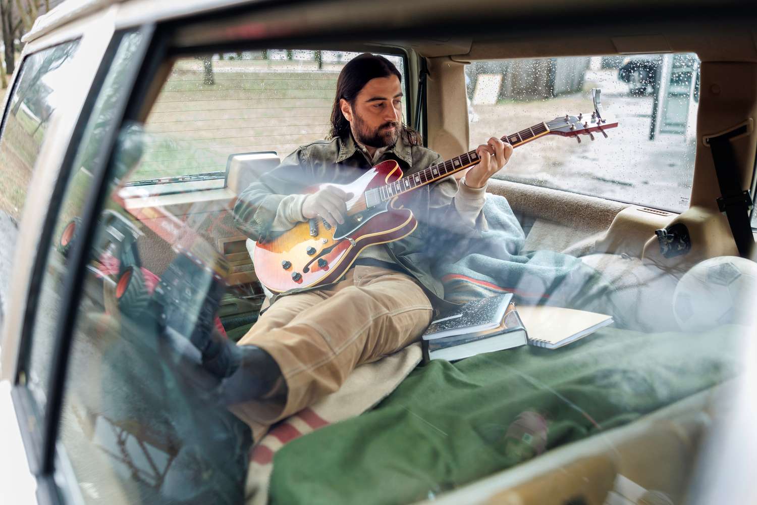Noah Kahan Unveils 'The Great Divide' Album and Single