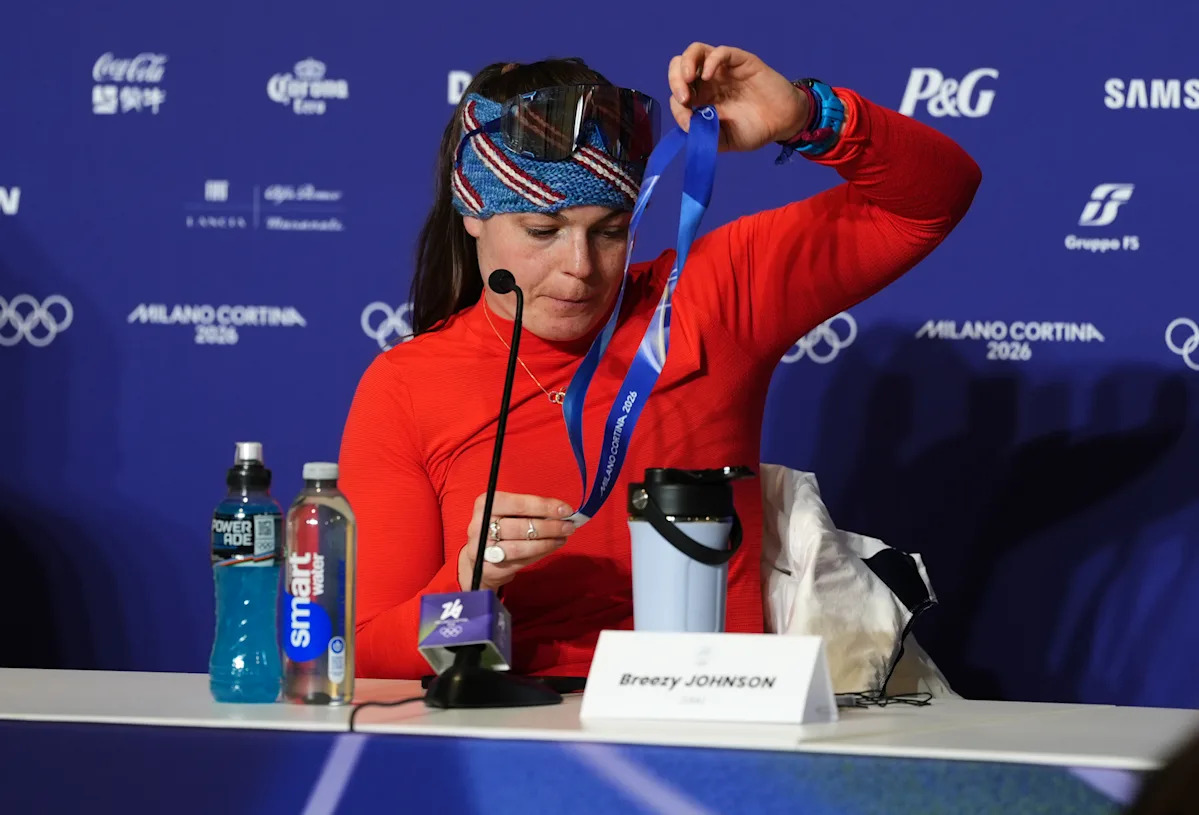 Athlete Career Trajectories Post-Injury: Vonn Case Analysis