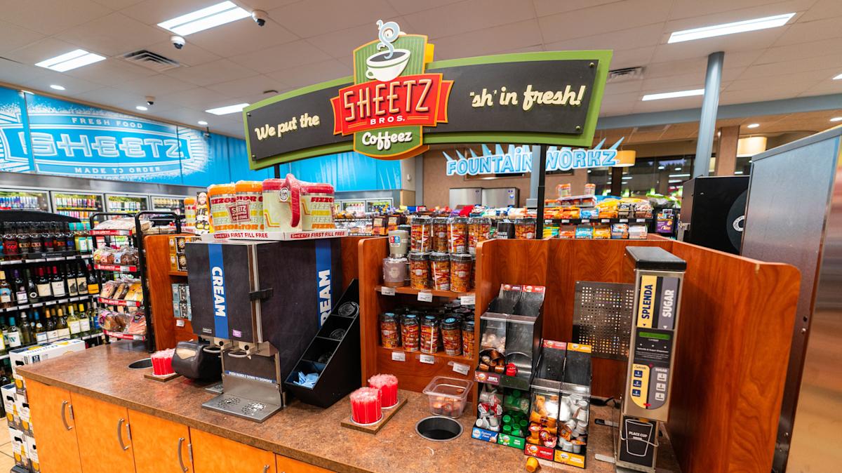 Competitive Convergence and Operational Risk in Convenience Retail: The Sheetz-Wawa Rivalry