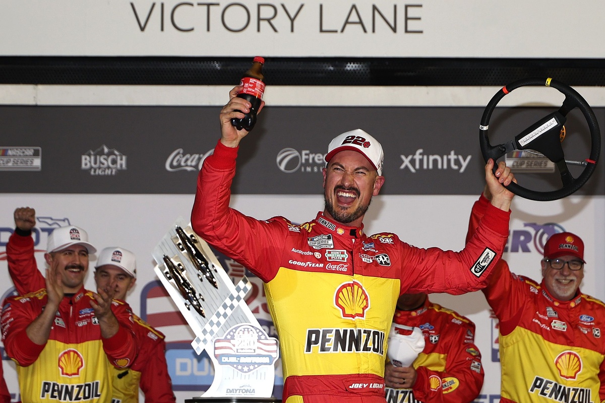 Logano and Elliott Secure Daytona Duel Victories