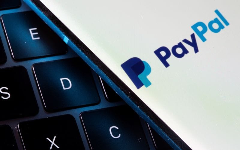 PayPal Stock Dips as 2026 Profit Forecast Misses Estimates; HP CEO Enrique Lores Appointed New CEO