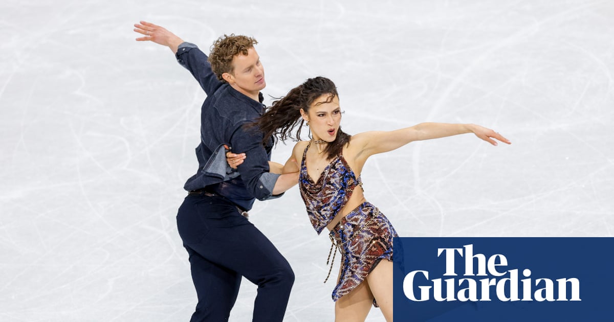 US Figure Skating Team Establishes Early Lead in Milan Event