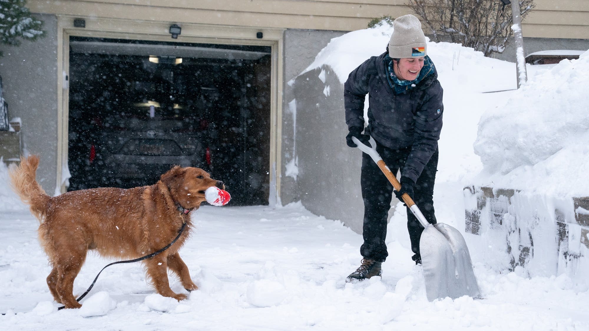 Minnesota Winter Storm: Record Winds, Widespread Road Closures & Economic Disruption