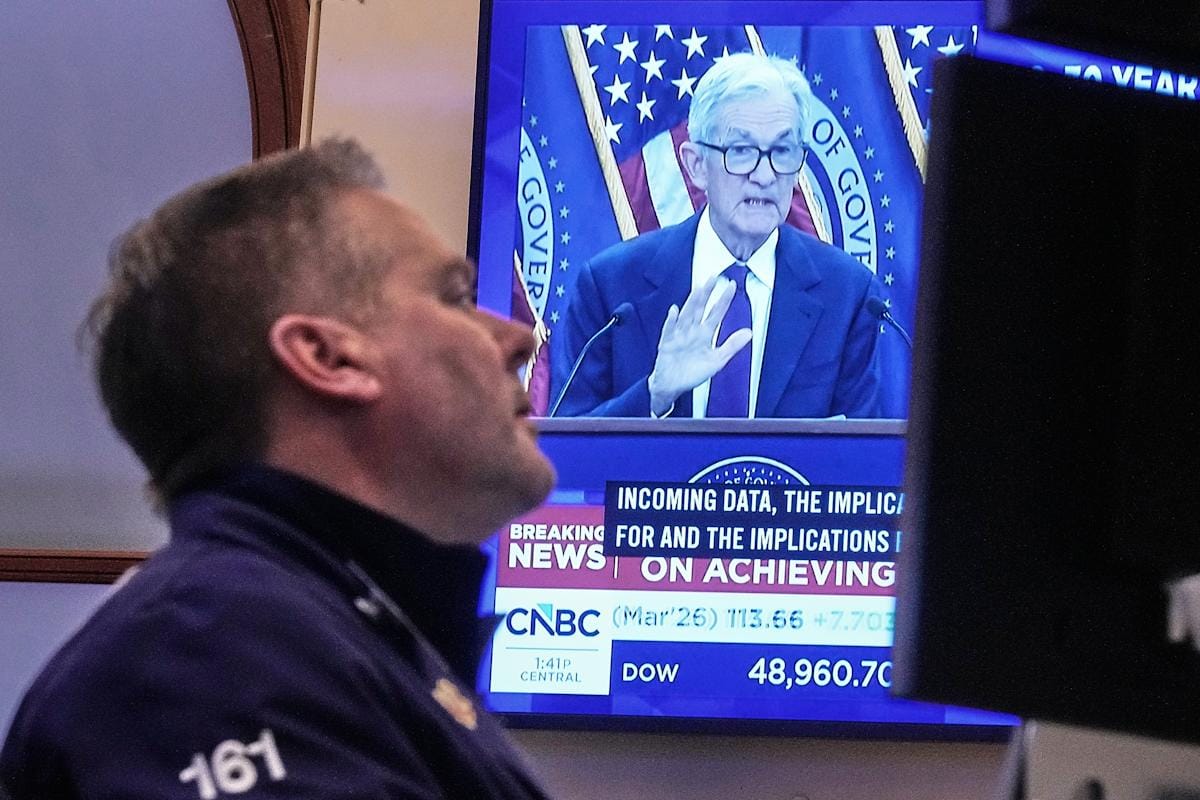 U.S. Stock Futures Decline Amid Bitcoin Sell-Off, Anticipation of Fed Pick, and Key Jobs Data
