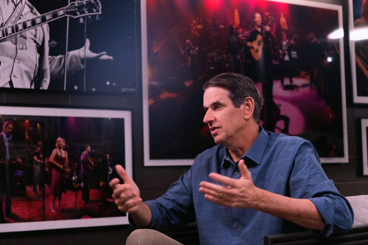 Bill Gurley: Playing Safe is Riskiest Career Strategy in AI-Driven Economy
