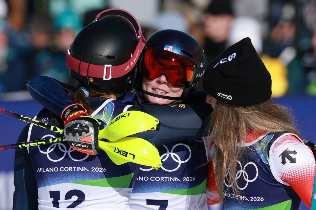 Mikaela Shiffrin's 2026 Olympic Slalom Gold: Resilience & Strategic Partnership