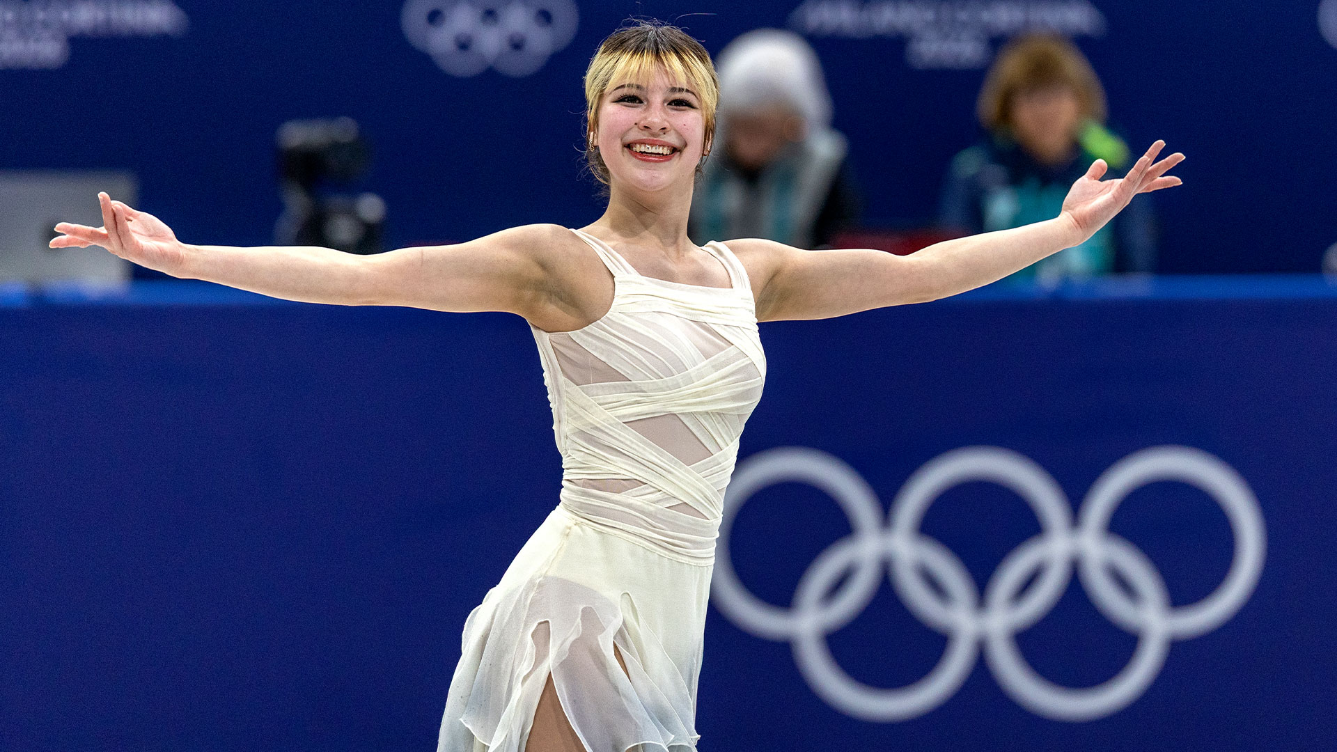 2026 Olympic Women's Figure Skating: Japanese Duo Leads Narrowly Entering High-Volatility Free Skate