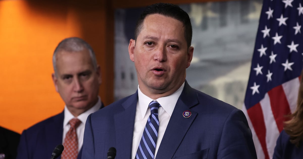 Gonzales' Primary Bid Imperiled by Aide's Suicide and Alleged Affair