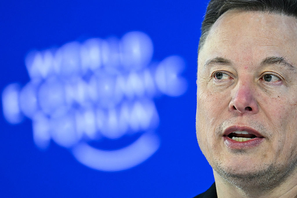 Musk’s Lunar Pivot Triggers Space Governance Debate