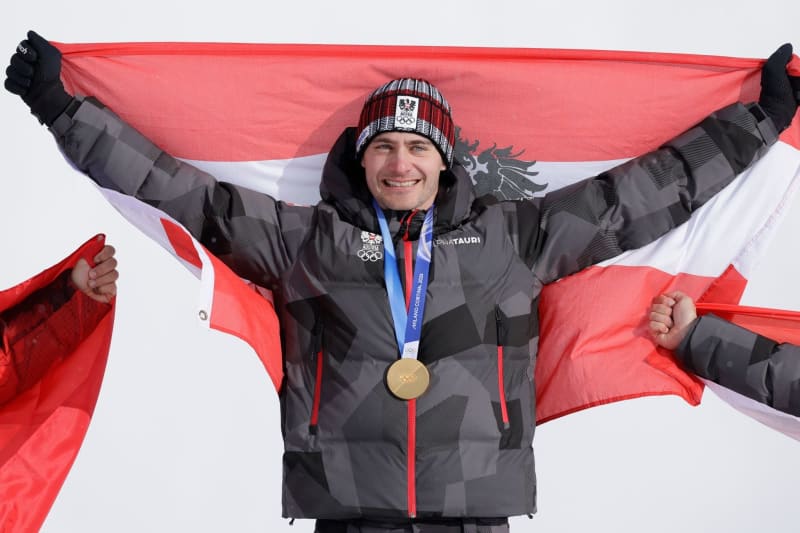 Haemmerle Retains Olympic Snowboard Cross Gold in Livigno