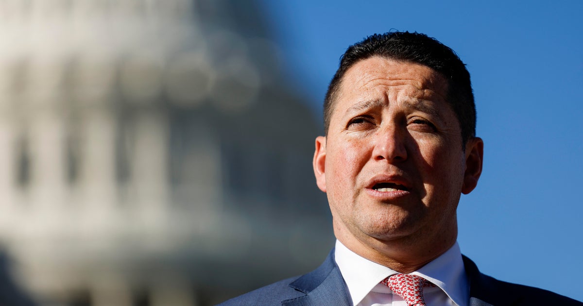 Gonzales' Primary Bid Imperiled by Aide's Suicide and Alleged Affair