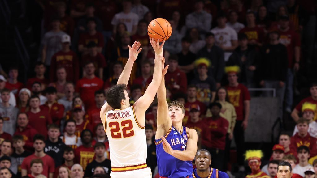 Iowa State Snaps Kansas Streak, Reshapes Big 12 Title Race