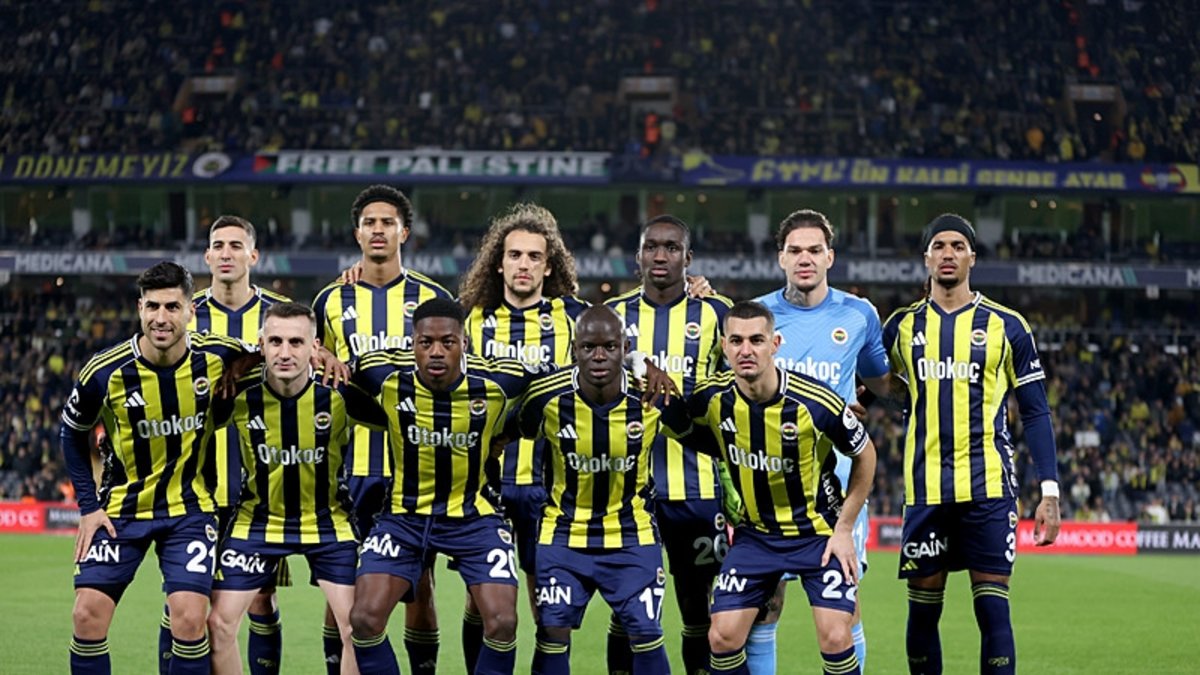 Fenerbahçe's Title Hopes Jeopardized: Coach Faces Card Suspension Crisis Before Beşiktaş Derby
