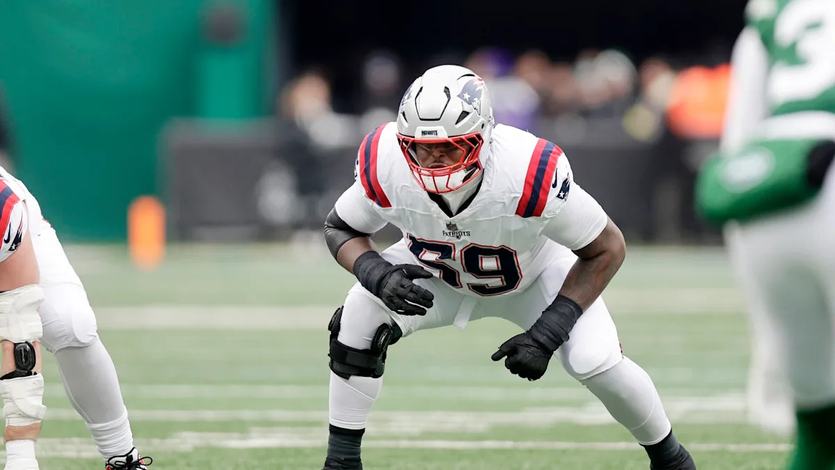 49ers Sign Vederian Lowe, Gaining Leverage Amid Trent Williams Trade Rumors