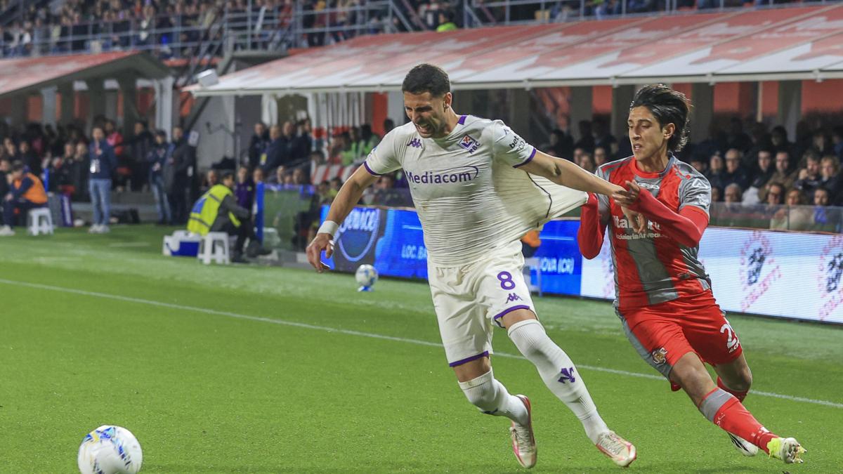 Serie A Survival Stakes: Financial and Tactical Analysis of Cremonese vs. Fiorentina