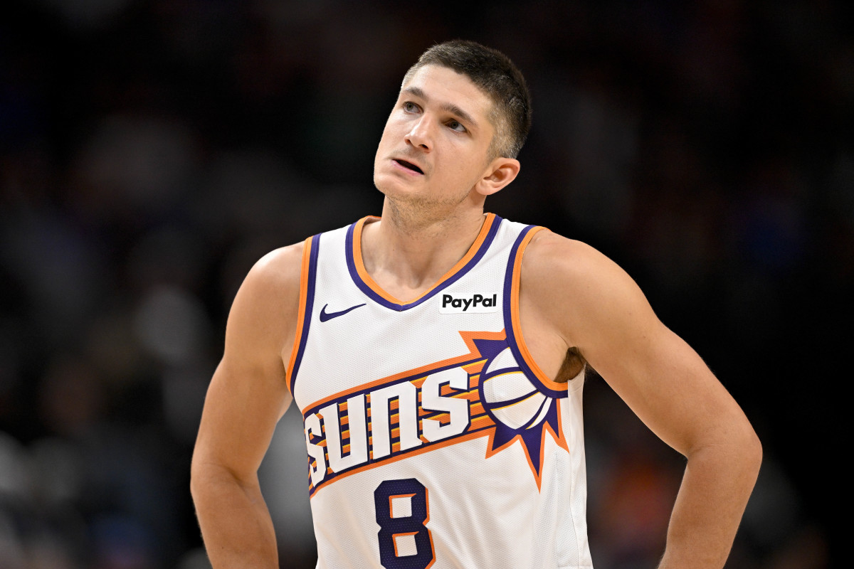 Suns' Five-Game Skid Exposes Roster Fragility vs. Rested Raptors Amid Seeding Volatility