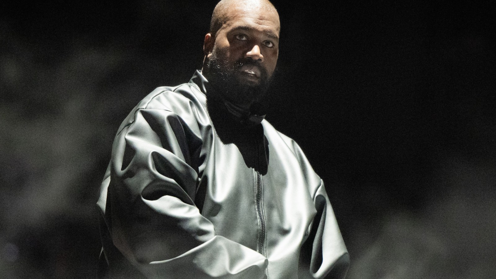Ye's Independent Strategy: Navigating Reputational Risk and Streaming Economics with 'Bully'