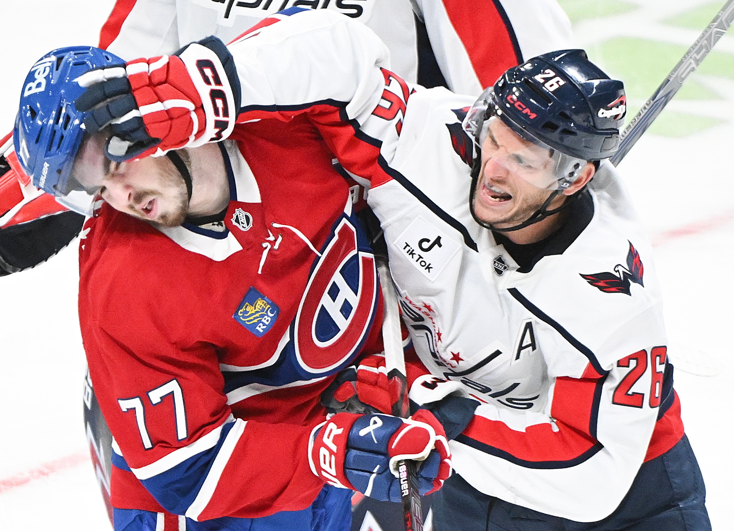 Golden Knights Acquire Nic Dowd for Playoff Depth, Capitals Signal Rebuild with Future Asset Focus