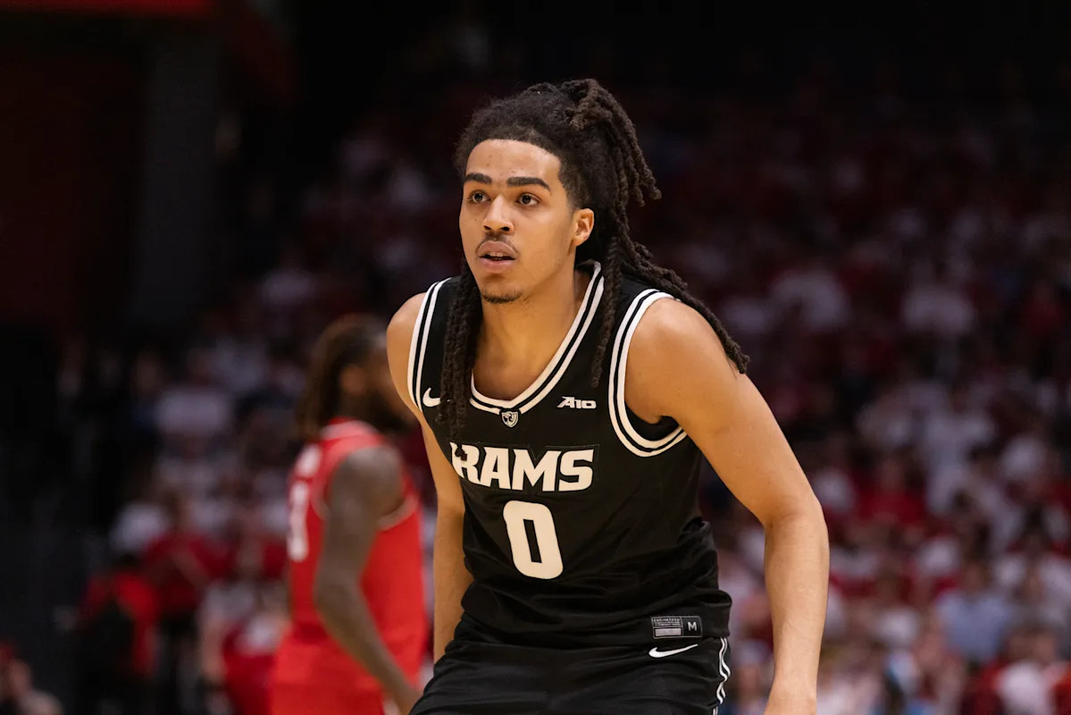 2026 NCAA Tournament: Unpacking Expert Divisions, NIL's Impact, and Betting Market Forces