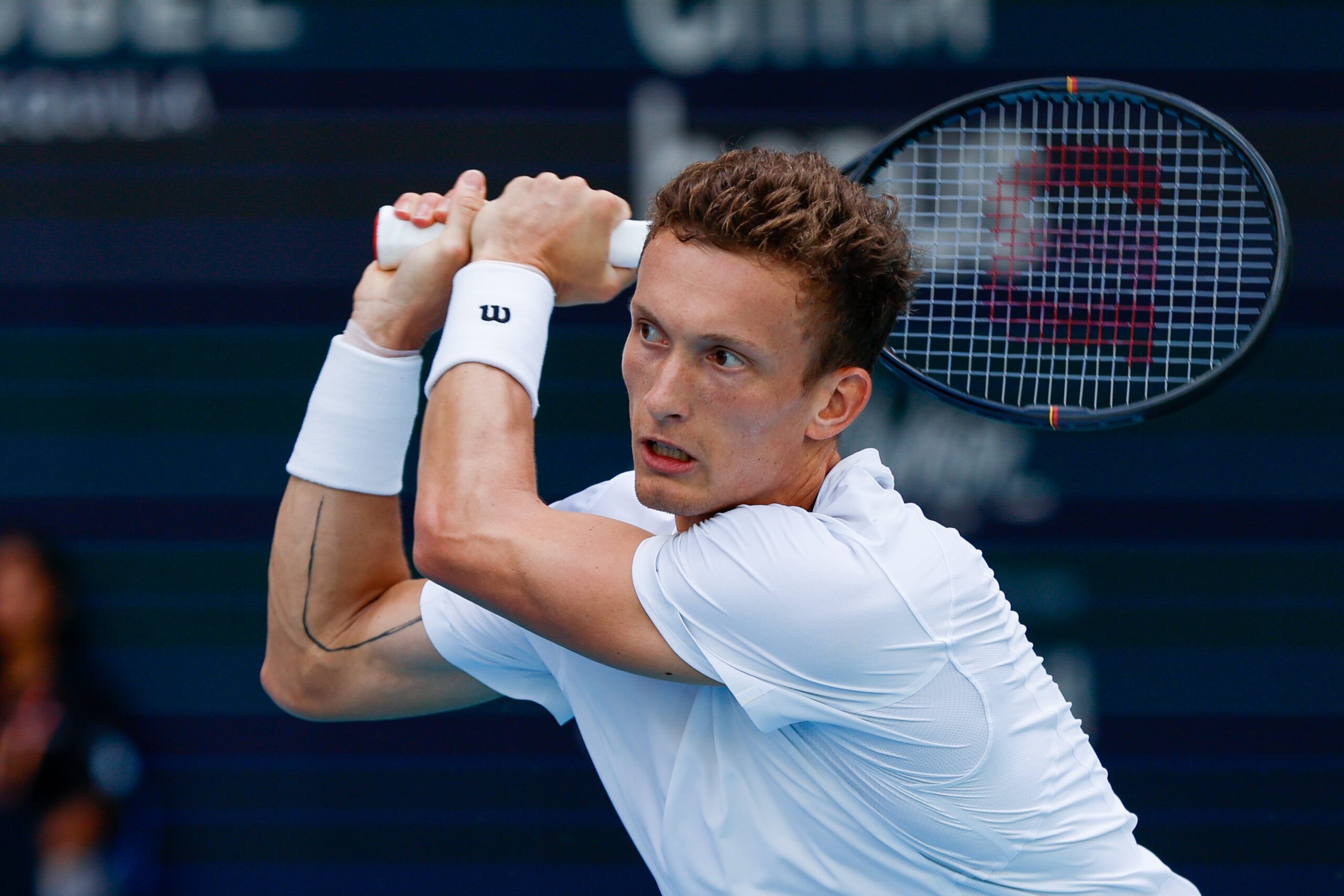 Sinner vs. Lehecka: Technical Dominance and Strategic Volatility at the Miami Open