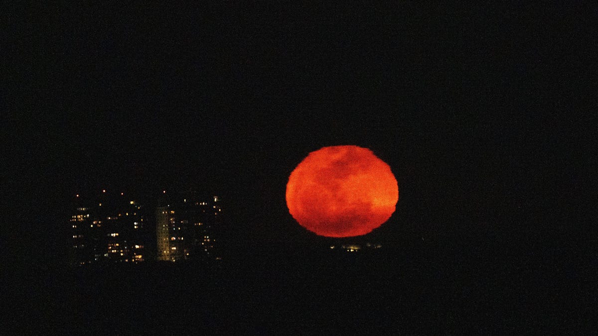NASA Artemis 2 Launch Aligns with April 2026 Pink Moon