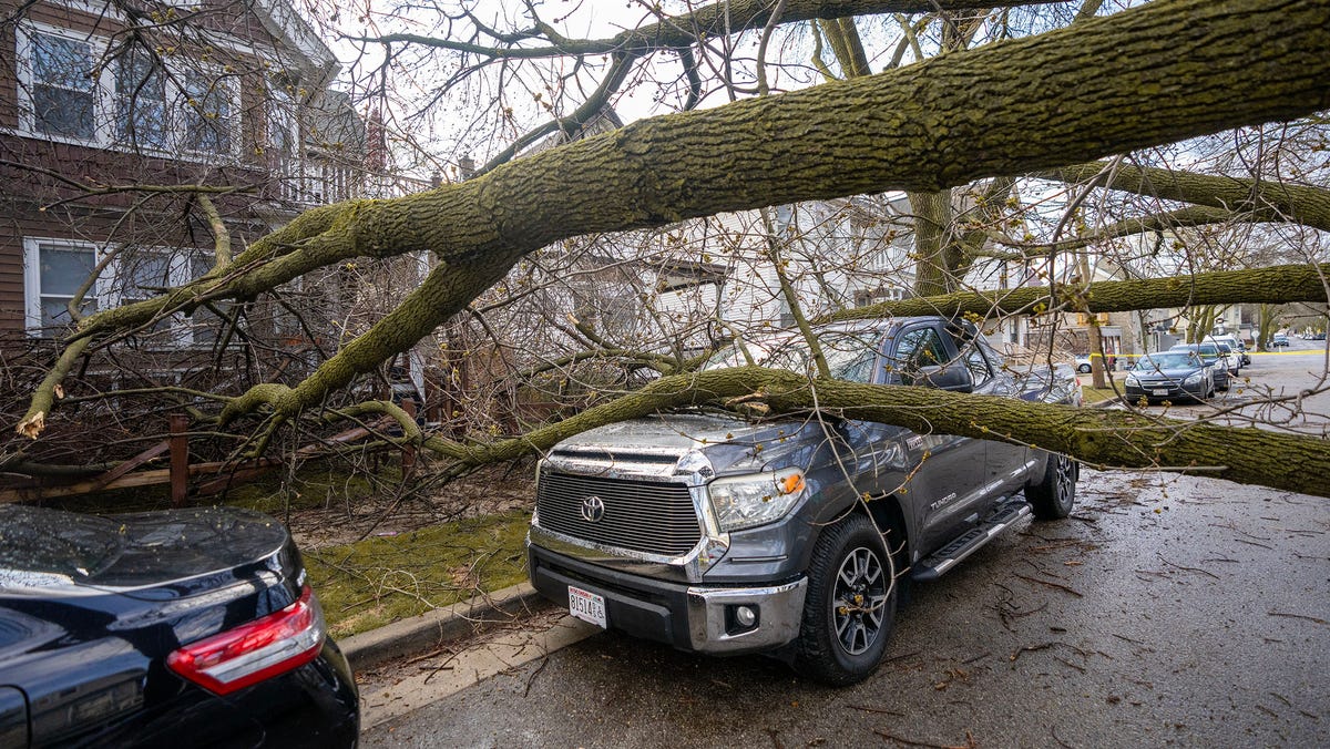 Milwaukee Storm Analysis: Infrastructure Vulnerabilities and Recovery Logistics