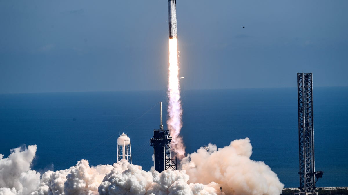 SpaceX Falcon Heavy Postponement: Analyzing Eastern Range Logistical Volatility and Viasat’s GEO Strategy