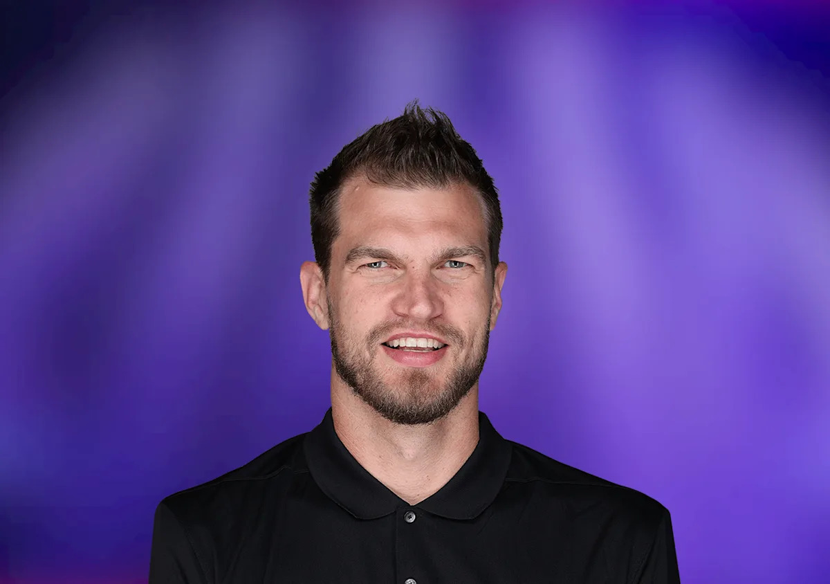 Splitter’s Playoff Stewardship Amid Dundon’s Strategic Coaching Pivot