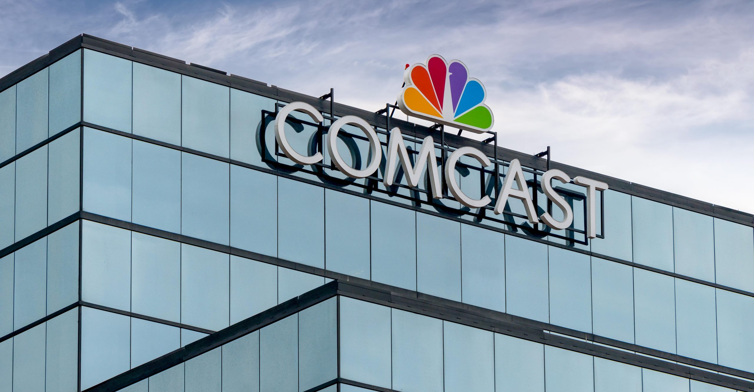 Comcast-Scripps Impasse: Strategic Leveraging of NHL Rights Triggers 19-Market Blackout