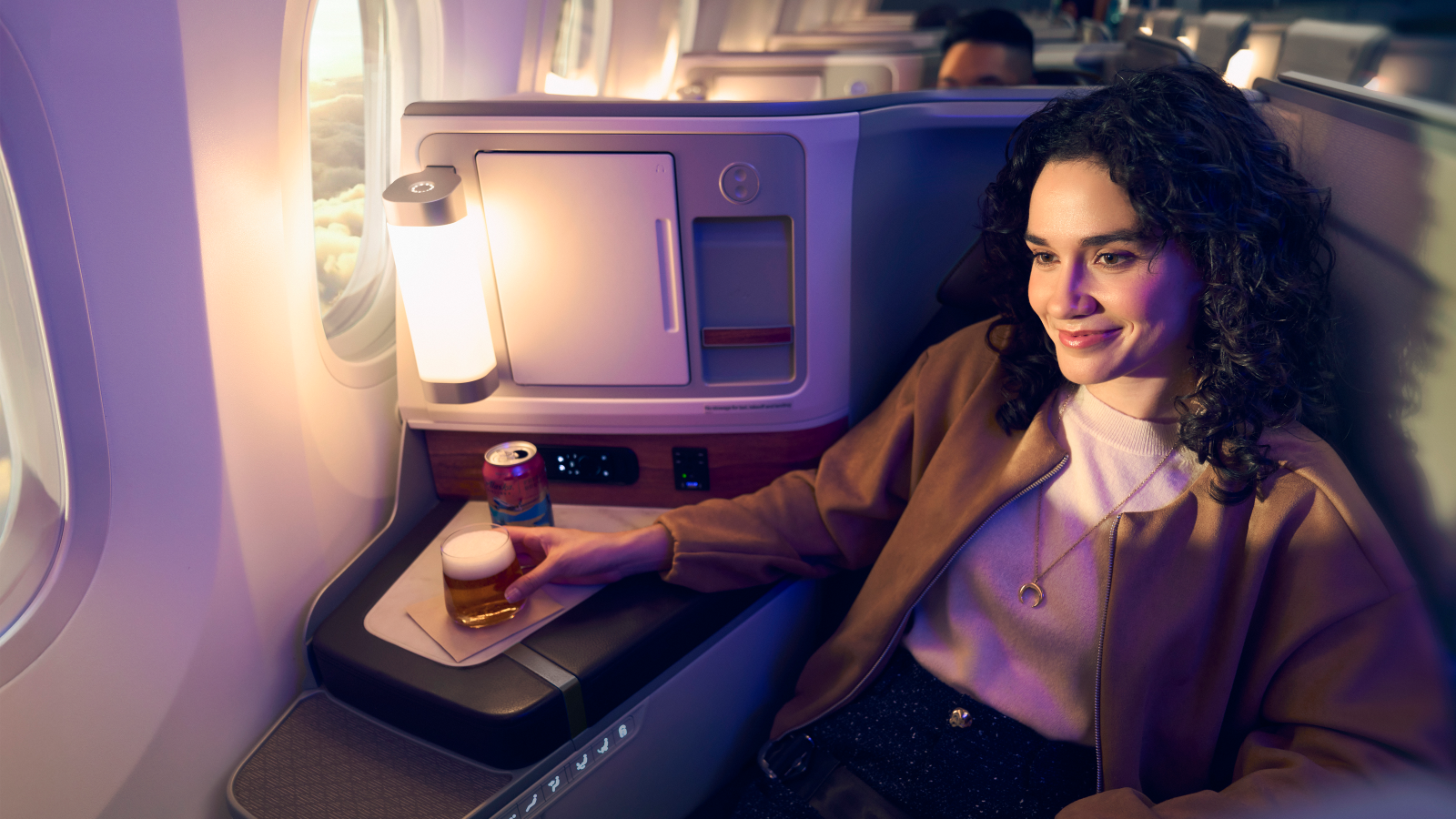Alaska Airlines Accelerates Global Expansion with Hawaiian Assets: A 'Fast-Follower' Strategy