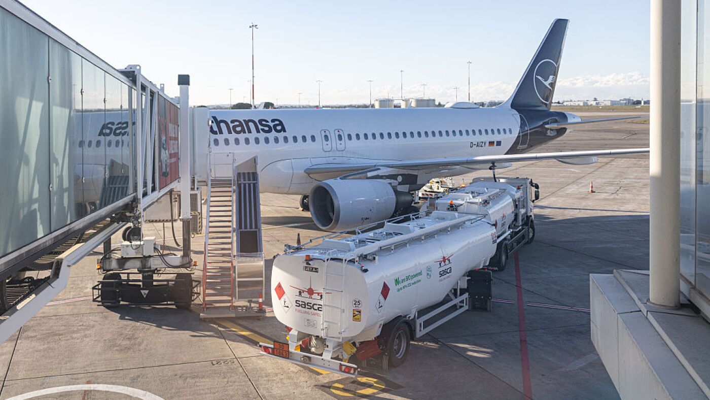 Lufthansa Group Strategic Contraction: 20,000 Flight Cancellations Amid Geopolitical Energy Volatility